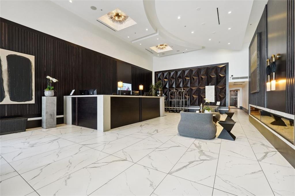 400 W PEACHTREE Street NW Unit 2814