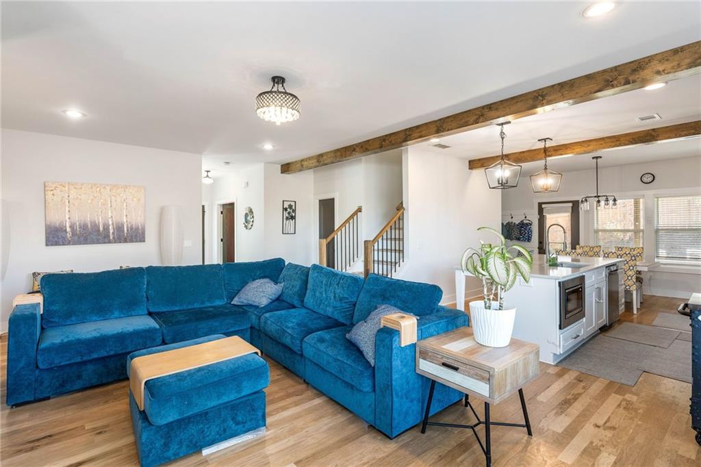 1736 Red Maple Ridge