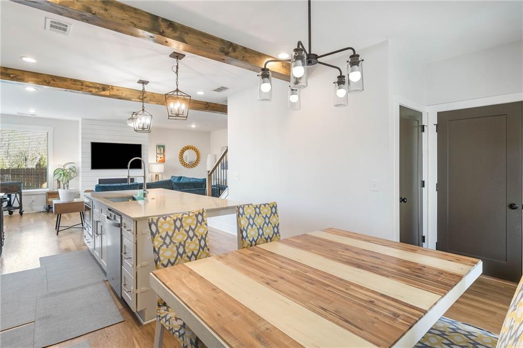 1736 Red Maple Ridge