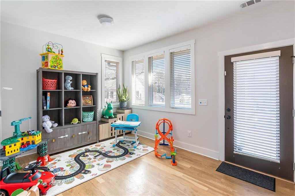 1736 Red Maple Ridge
