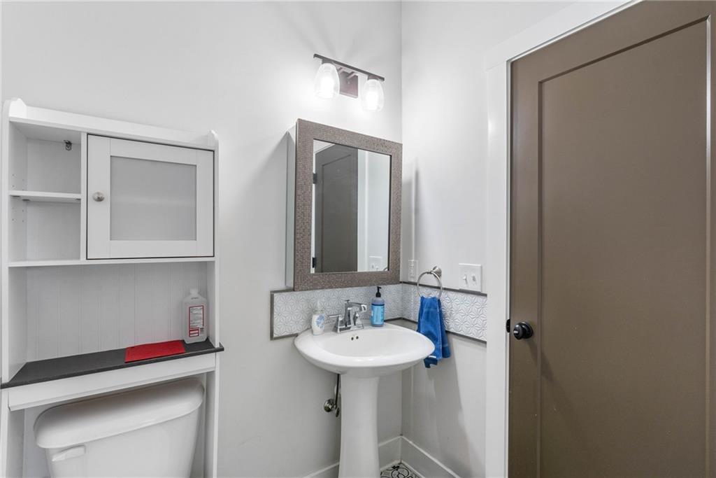1736 Red Maple Ridge