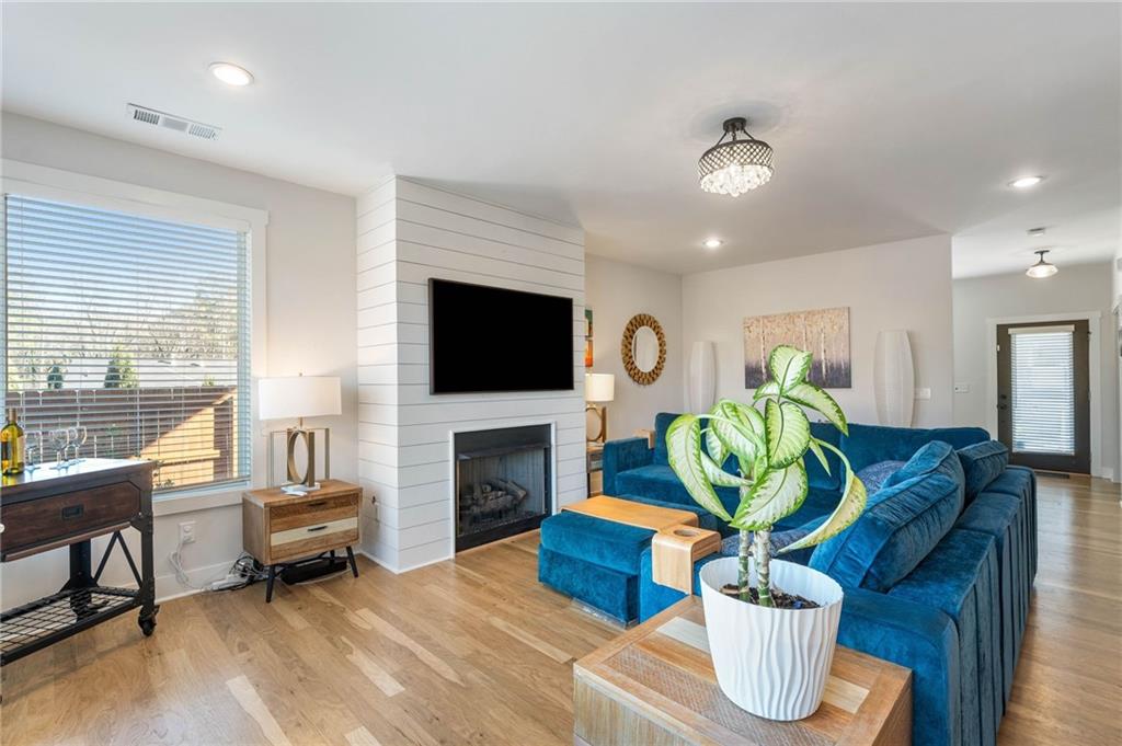 1736 Red Maple Ridge