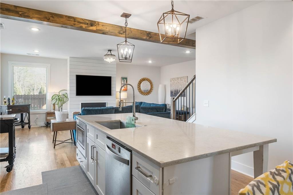 1736 Red Maple Ridge