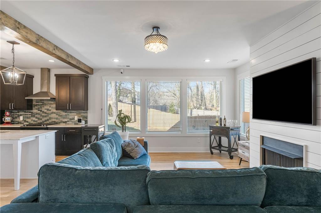 1736 Red Maple Ridge