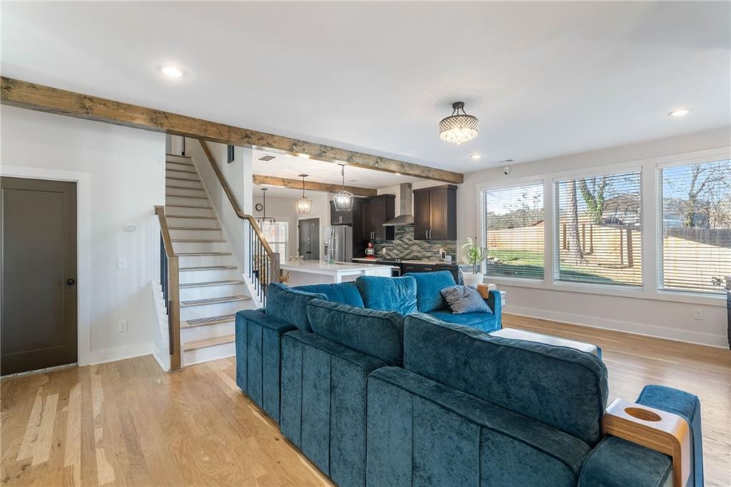 1736 Red Maple Ridge