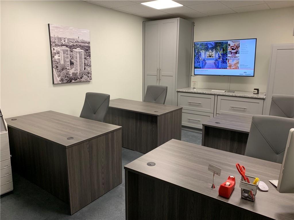 2575 Peachtree Road NE Unit 302