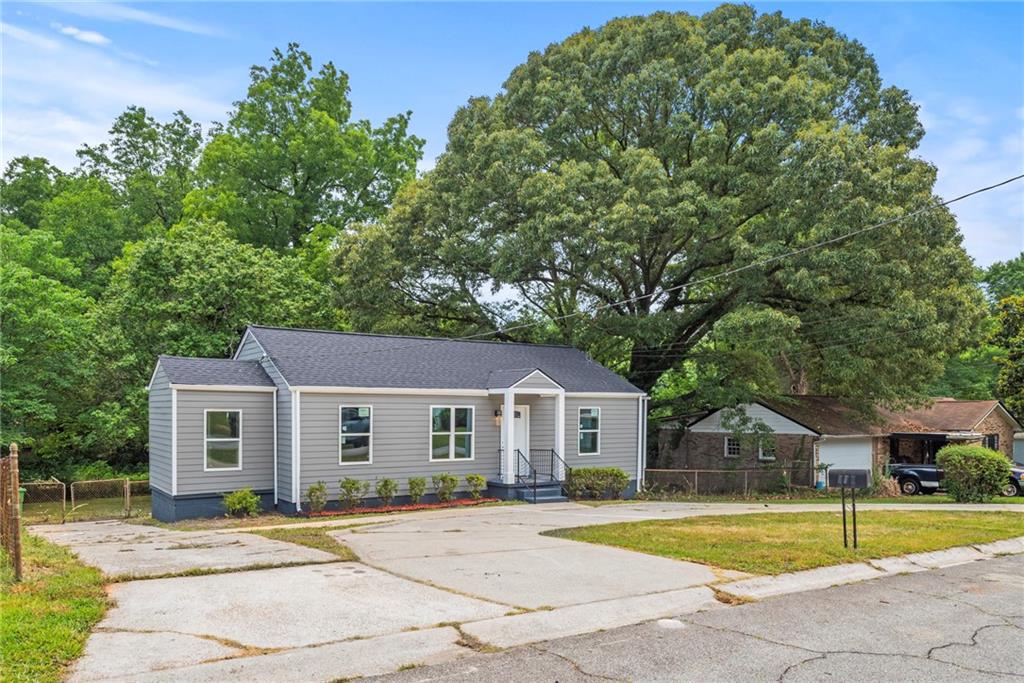 819 Norwood Road SE