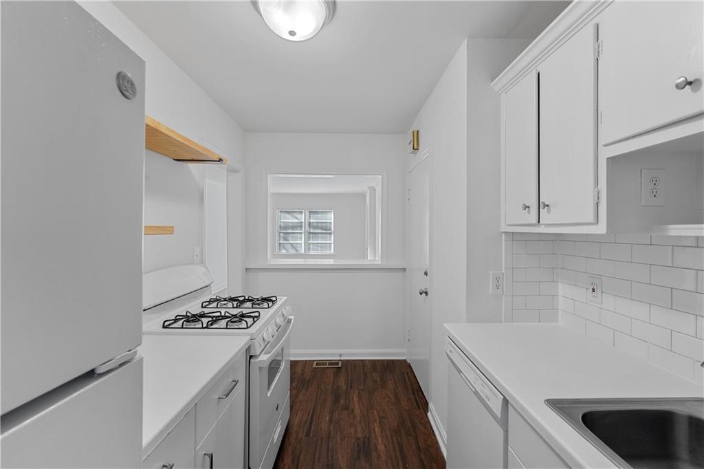 50 Mobile Avenue NE Unit B