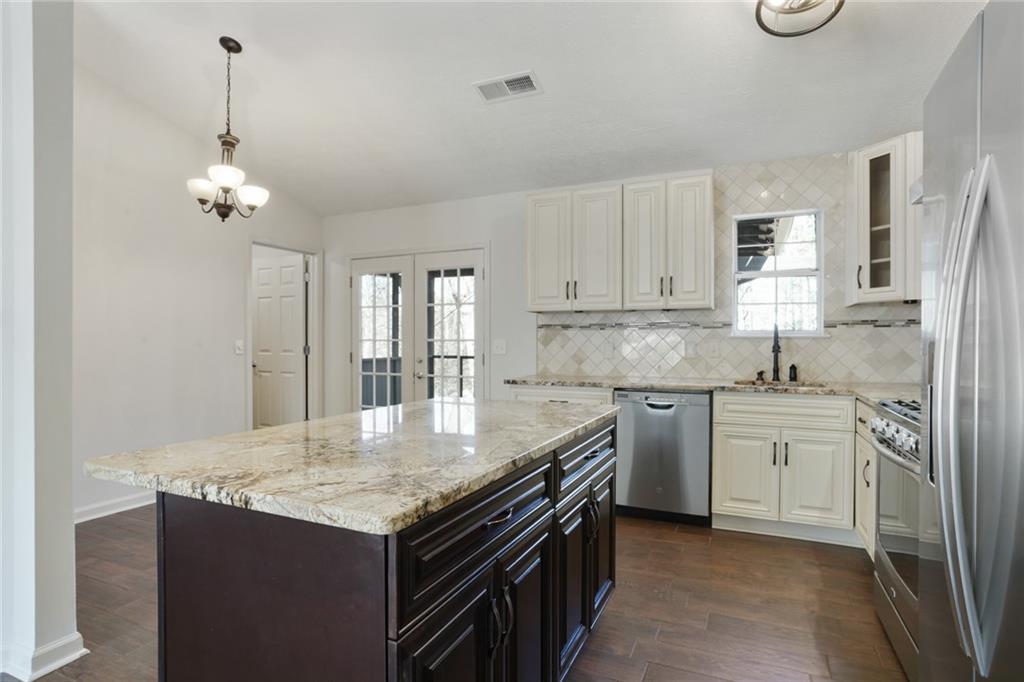 1507 Forest Court