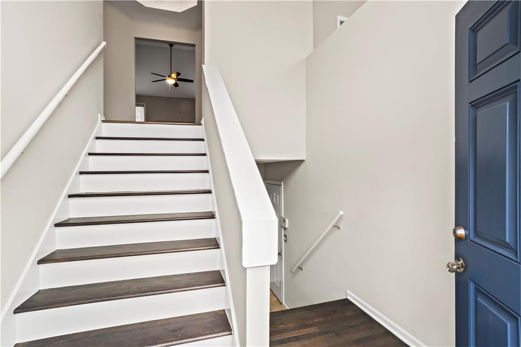 613 Montview Court SW