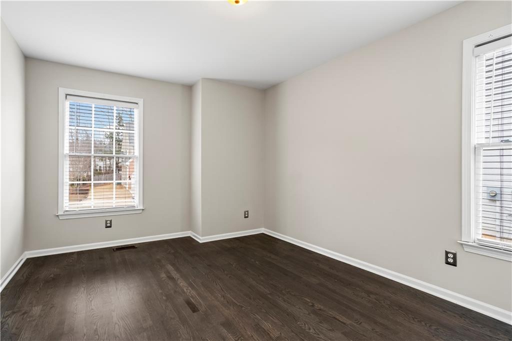 613 Montview Court SW