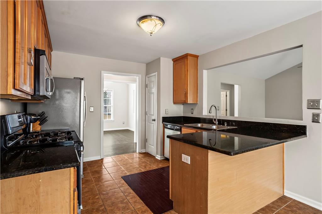 613 Montview Court SW