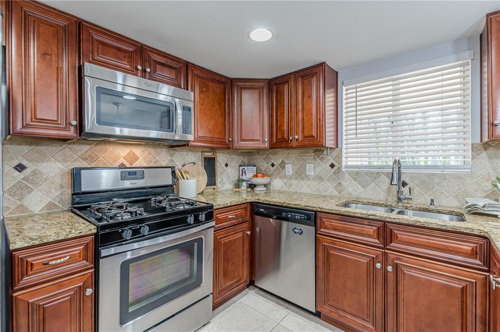 41 Doranne Court SE