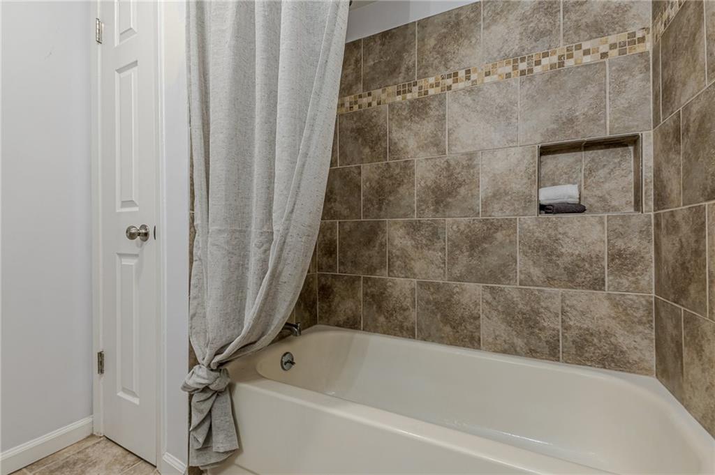 41 Doranne Court SE