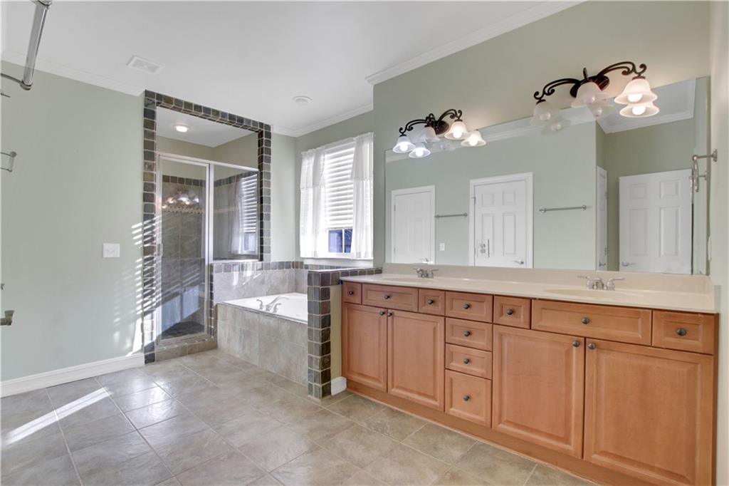 772 Crescent Circle