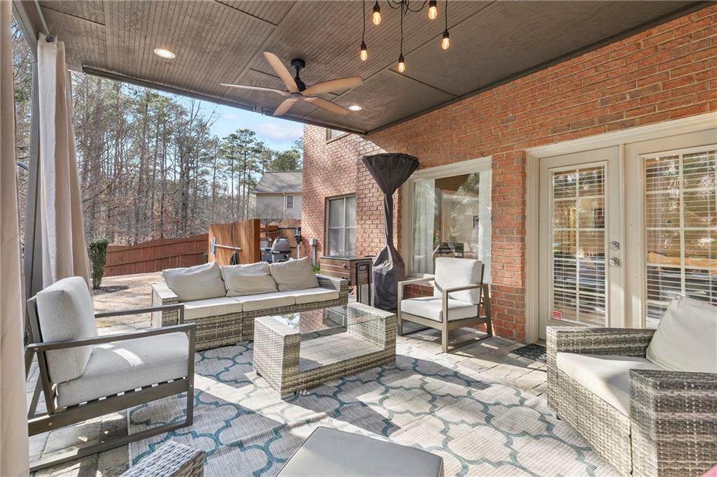 530 Oakleaf Way