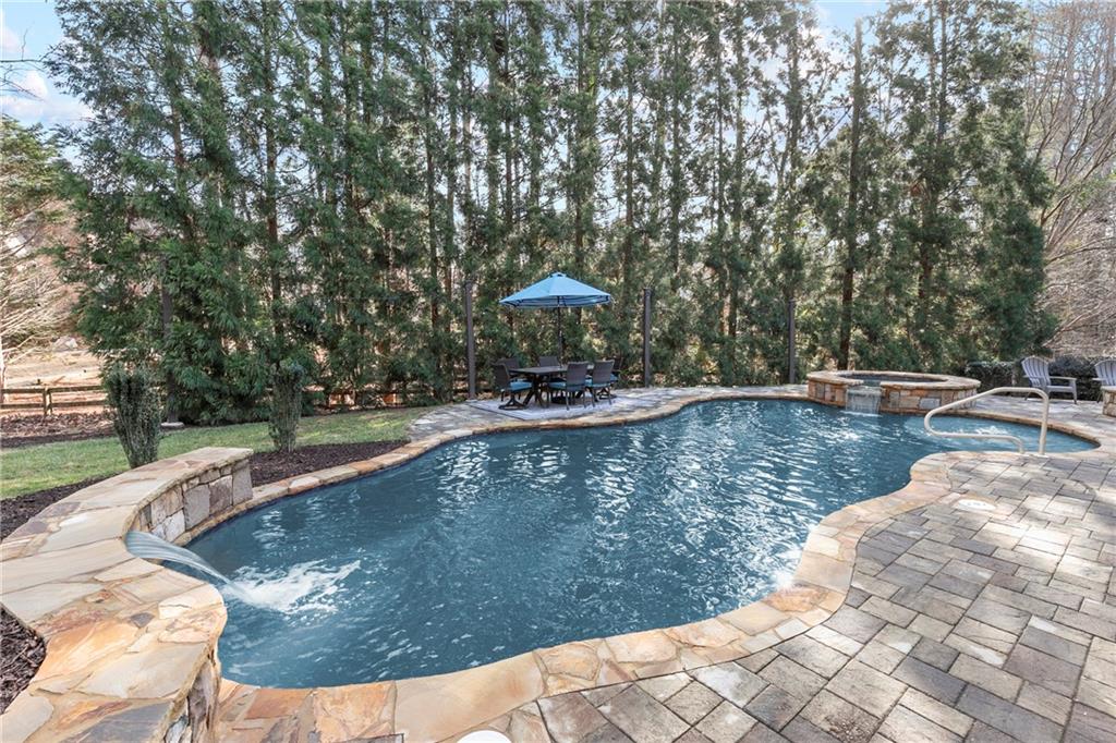 530 Oakleaf Way