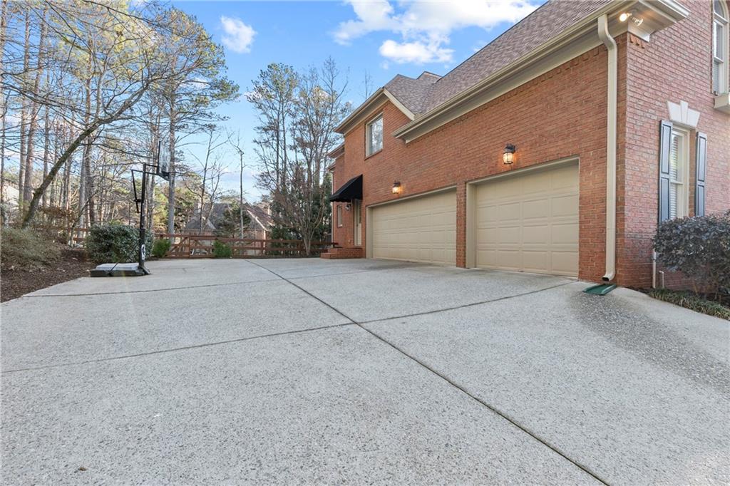 530 Oakleaf Way