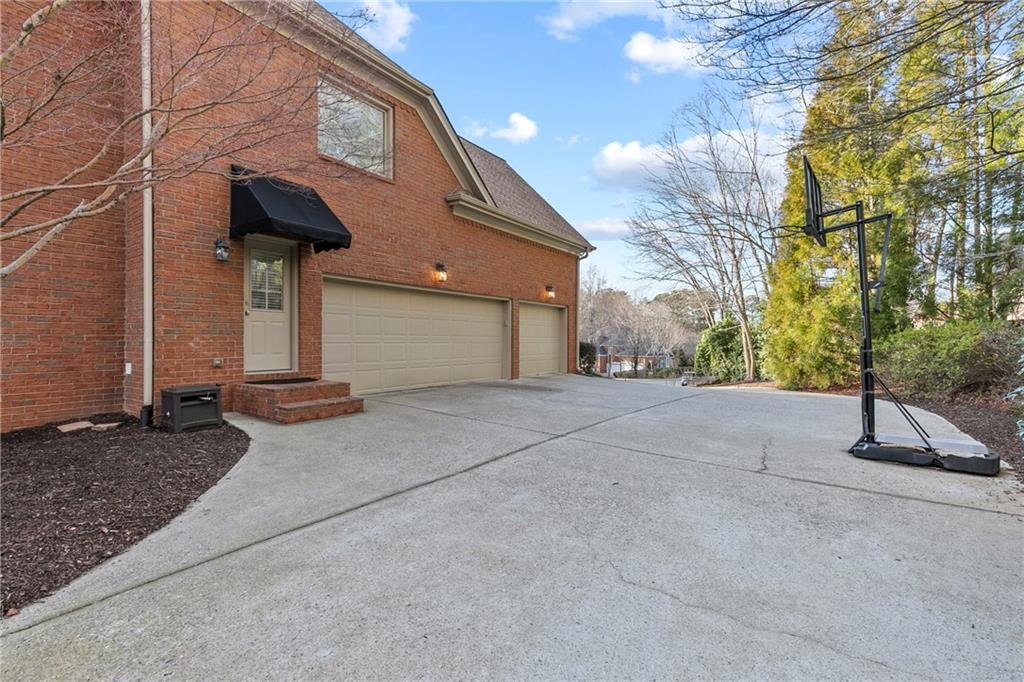530 Oakleaf Way