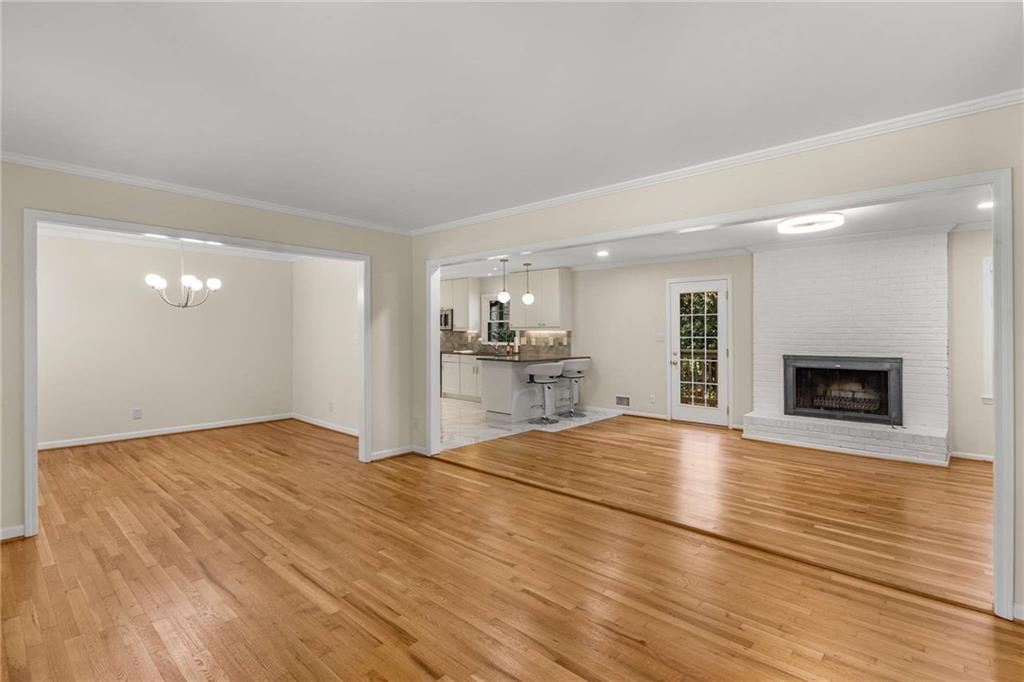 2542 MACLAREN Circle