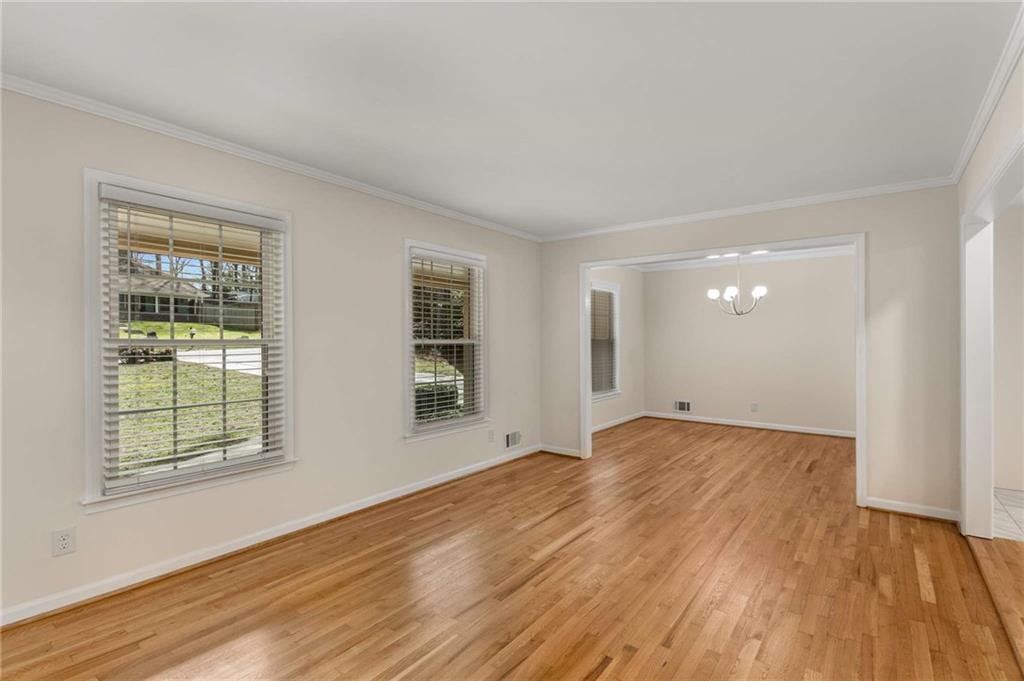 2542 MACLAREN Circle