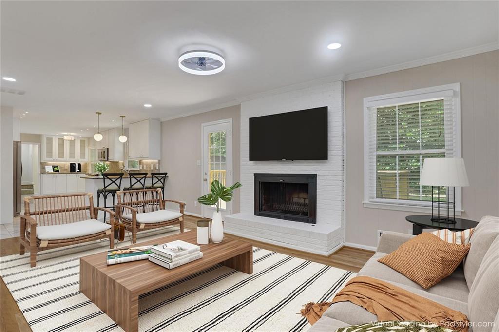 2542 MACLAREN Circle