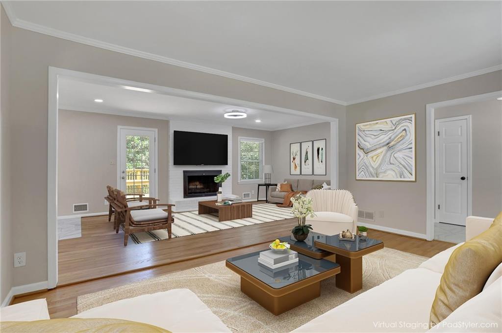 2542 MACLAREN Circle