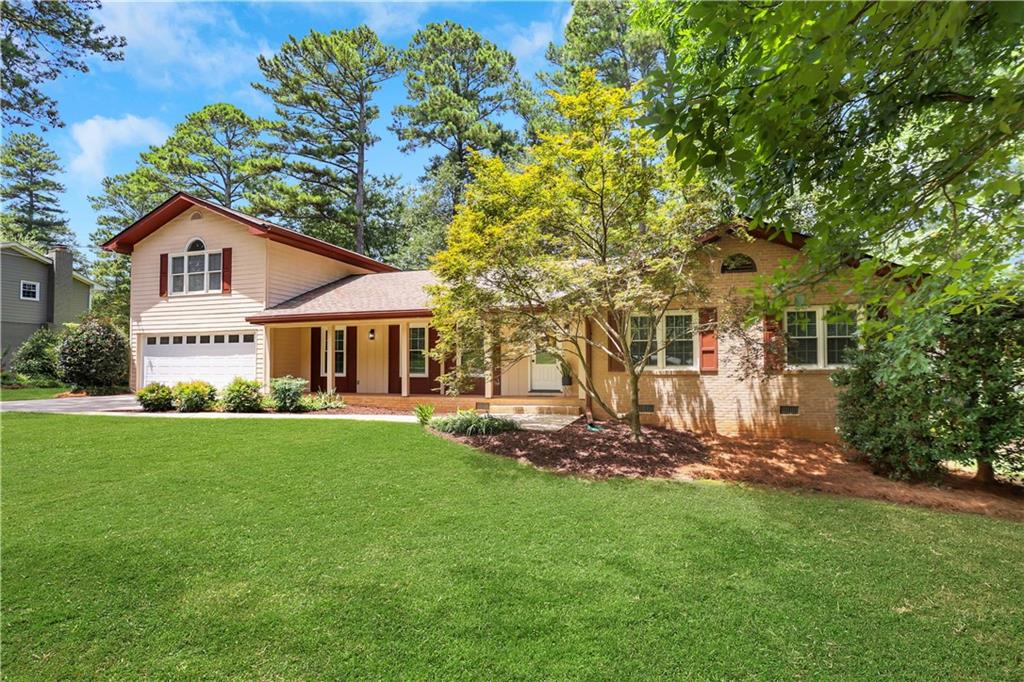 2542 MACLAREN Circle