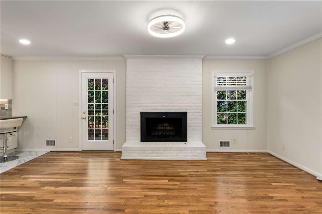 2542 MACLAREN Circle