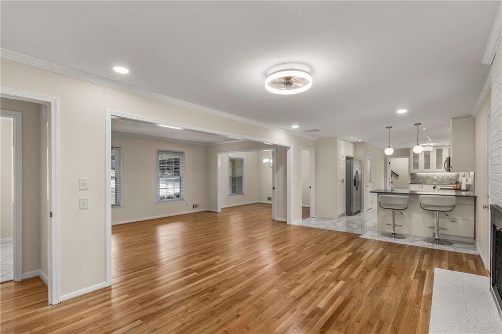 2542 MACLAREN Circle