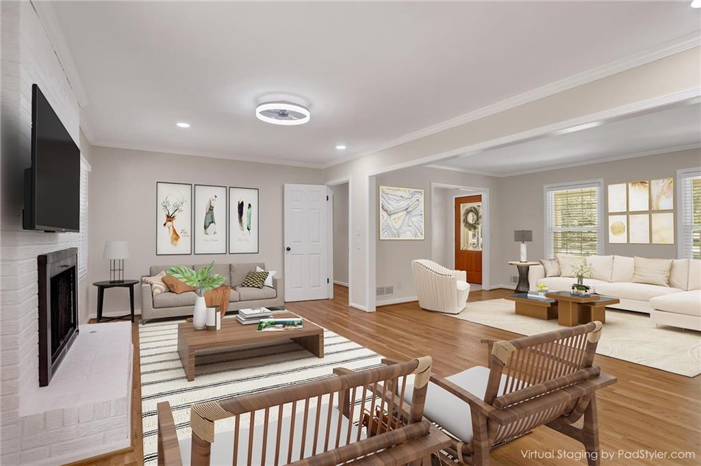 2542 MACLAREN Circle