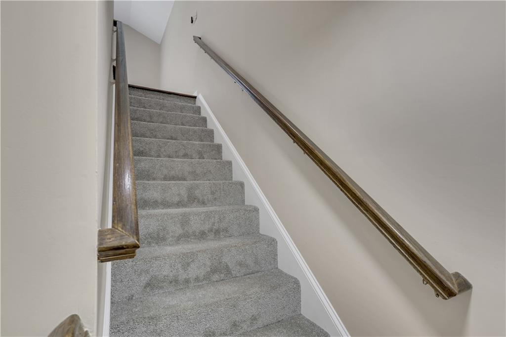 2542 MACLAREN Circle