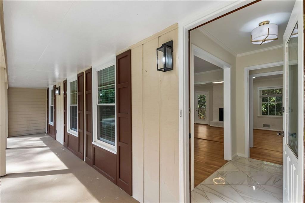 2542 MACLAREN Circle