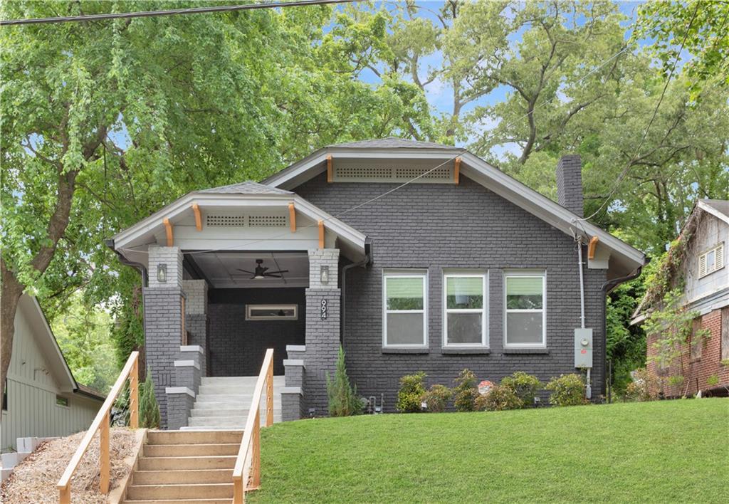 994 Byron Drive SW