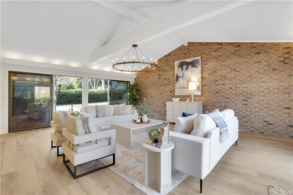 1285 Oakhaven Drive