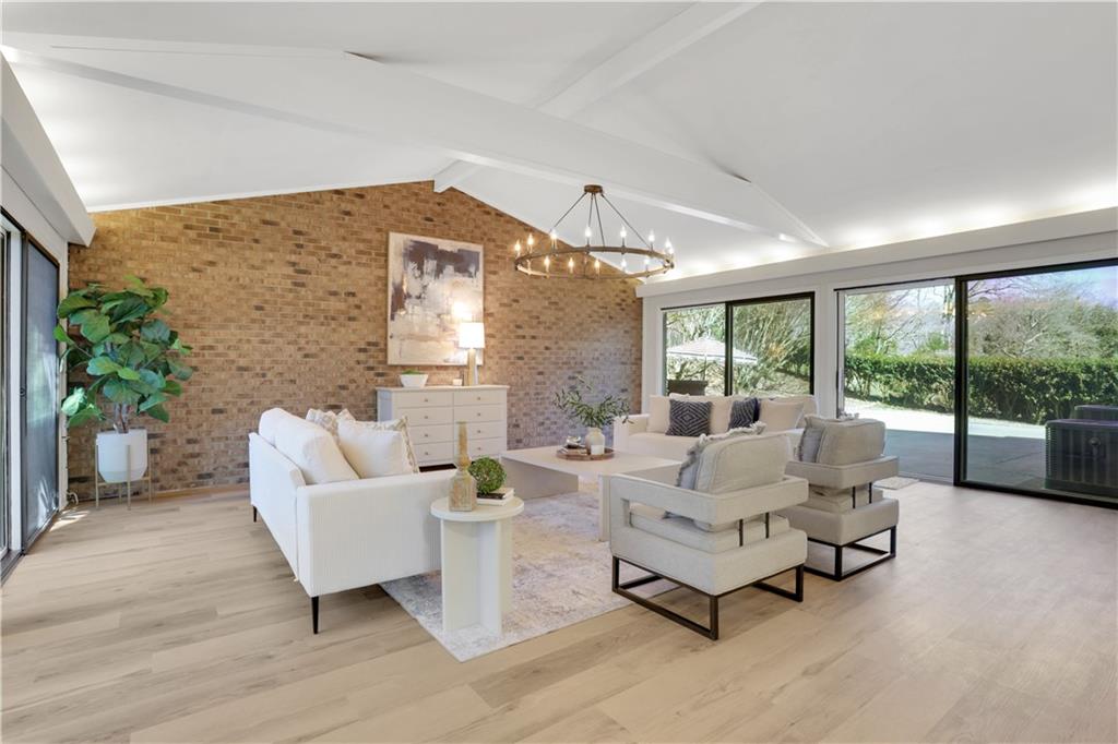 1285 Oakhaven Drive