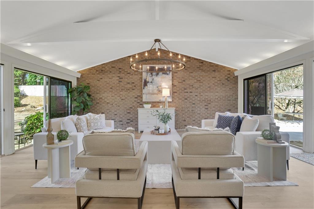 1285 Oakhaven Drive