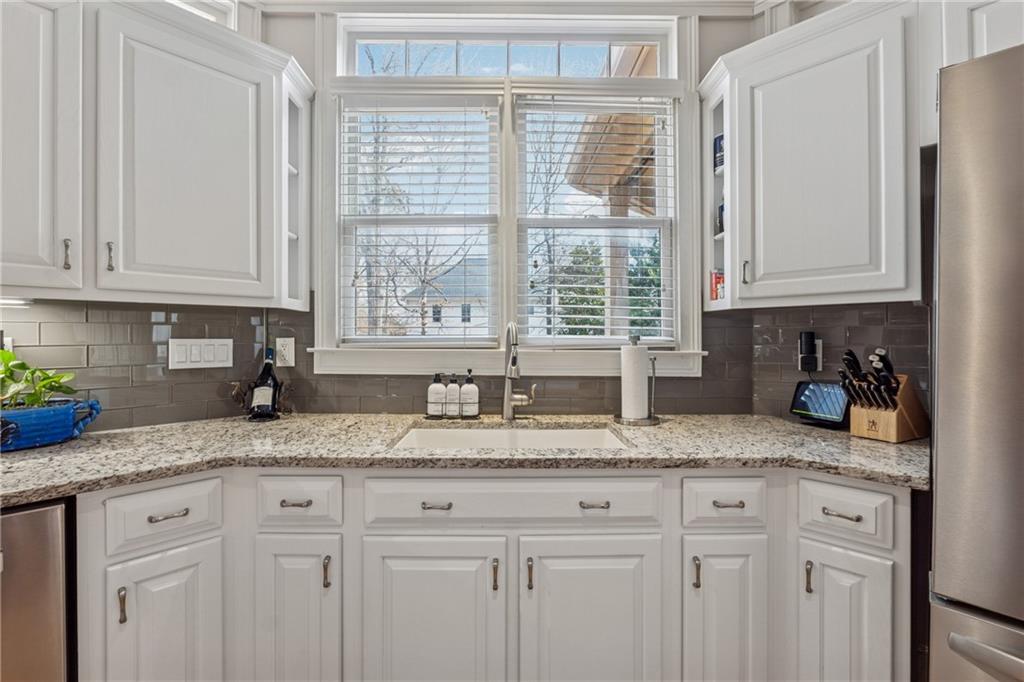 551 Straton Chase SE