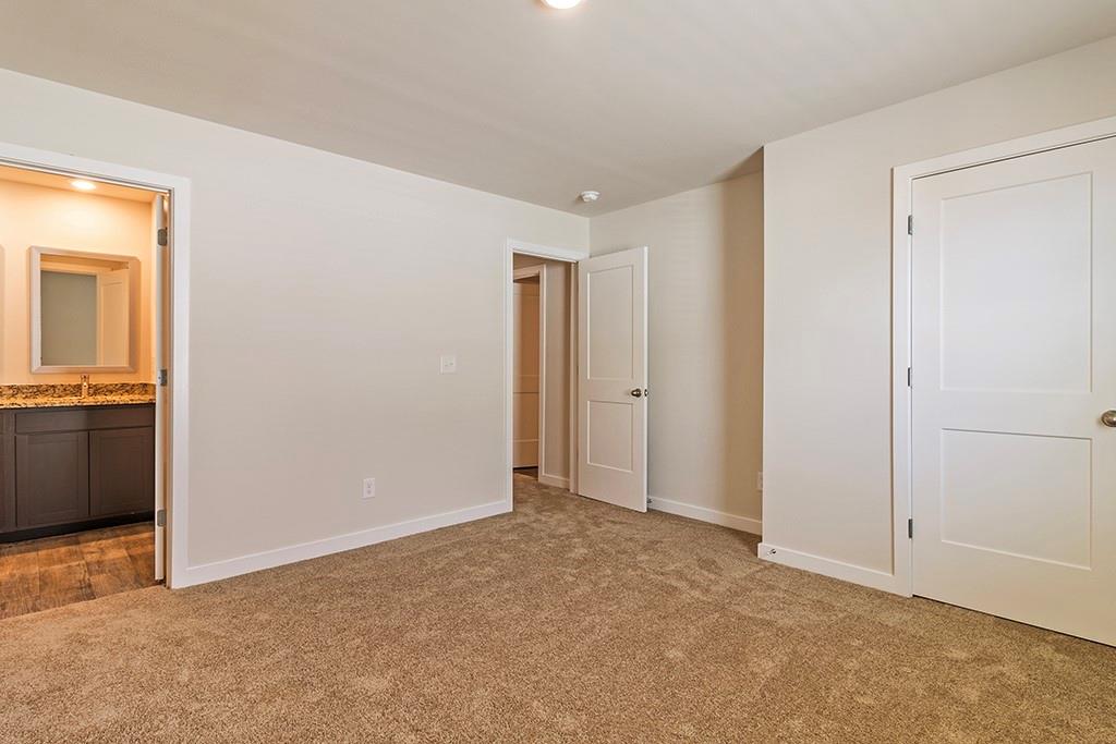 1598 Sungrown Way