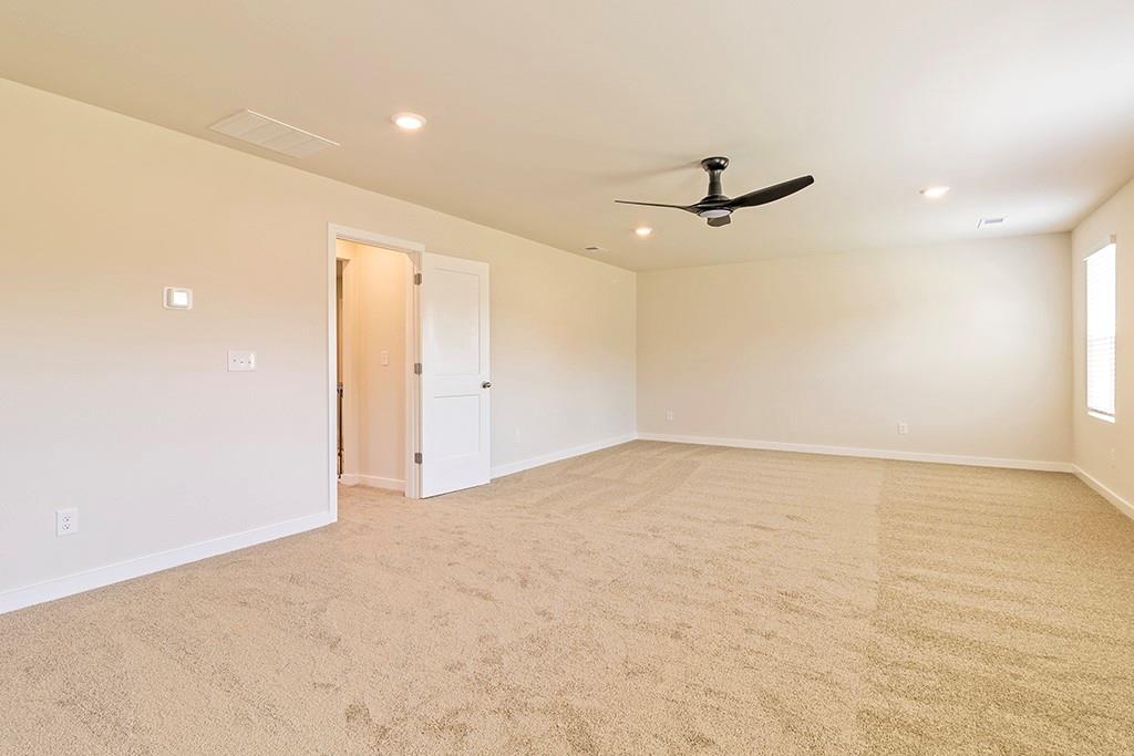 1598 Sungrown Way