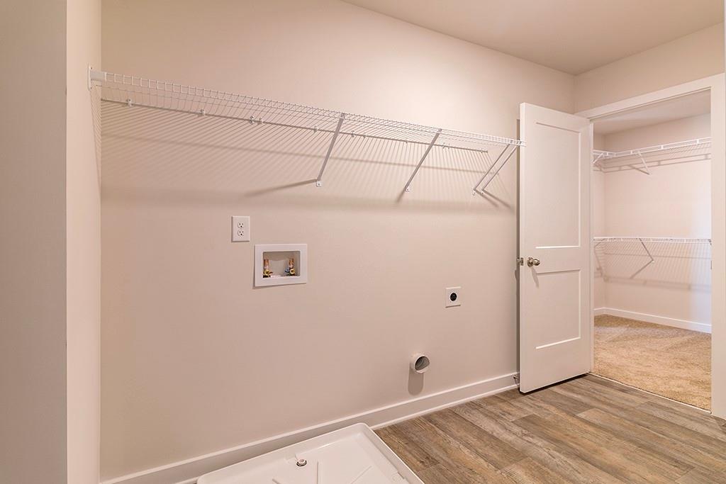 1598 Sungrown Way