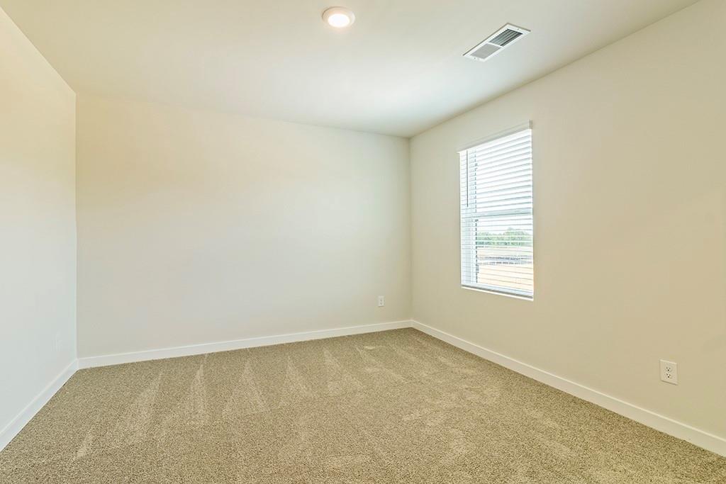 1598 Sungrown Way