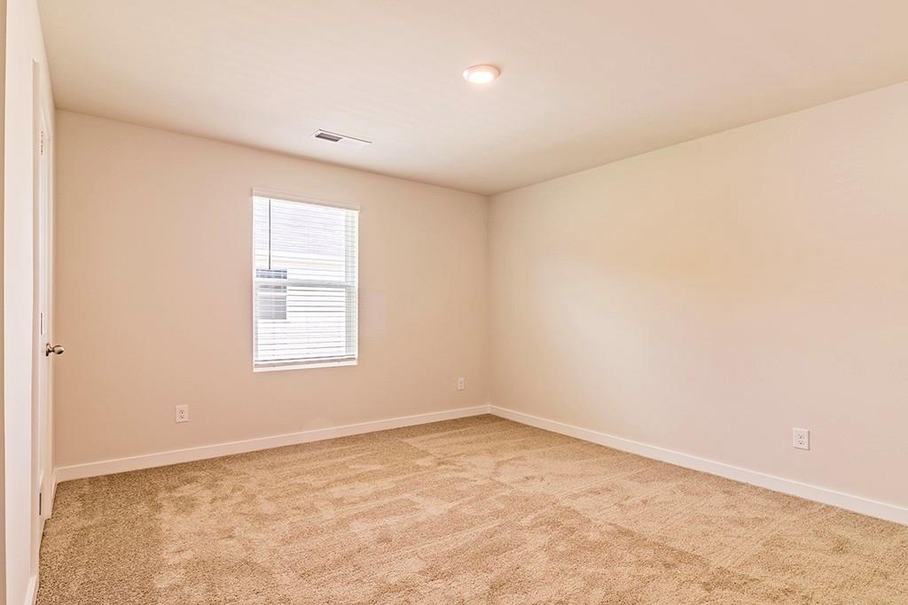 1598 Sungrown Way