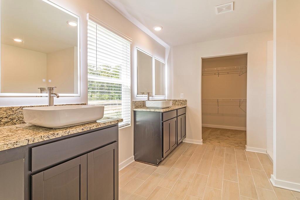 1598 Sungrown Way