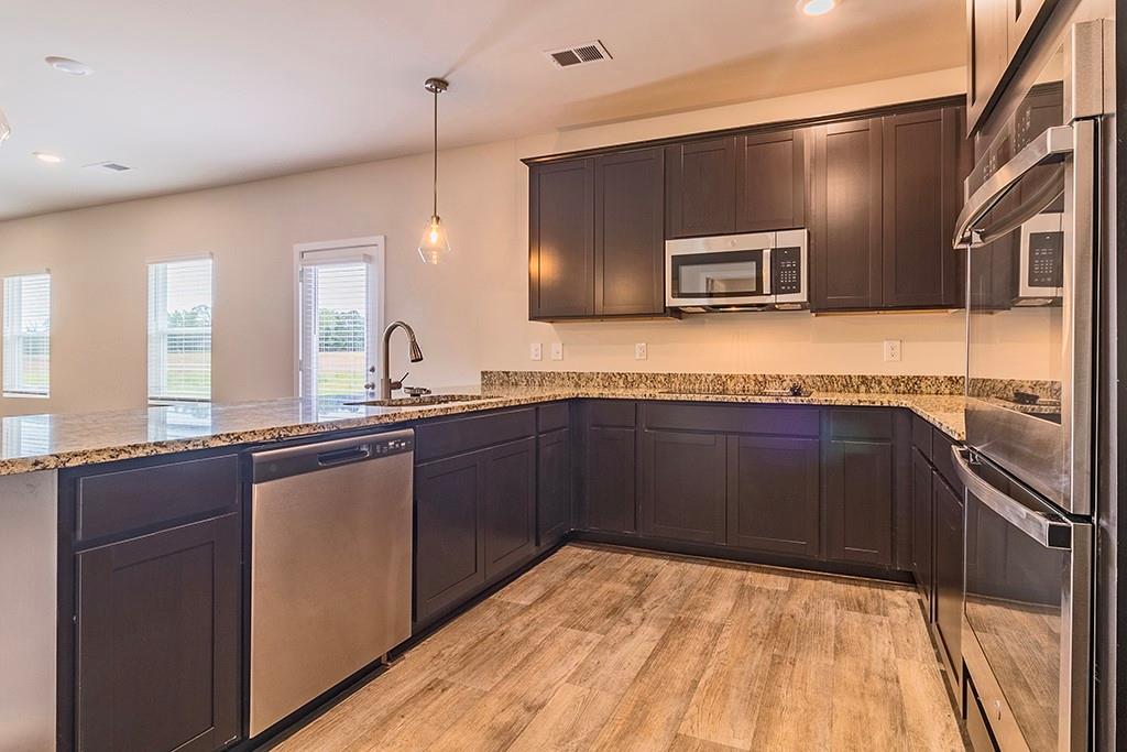 1598 Sungrown Way