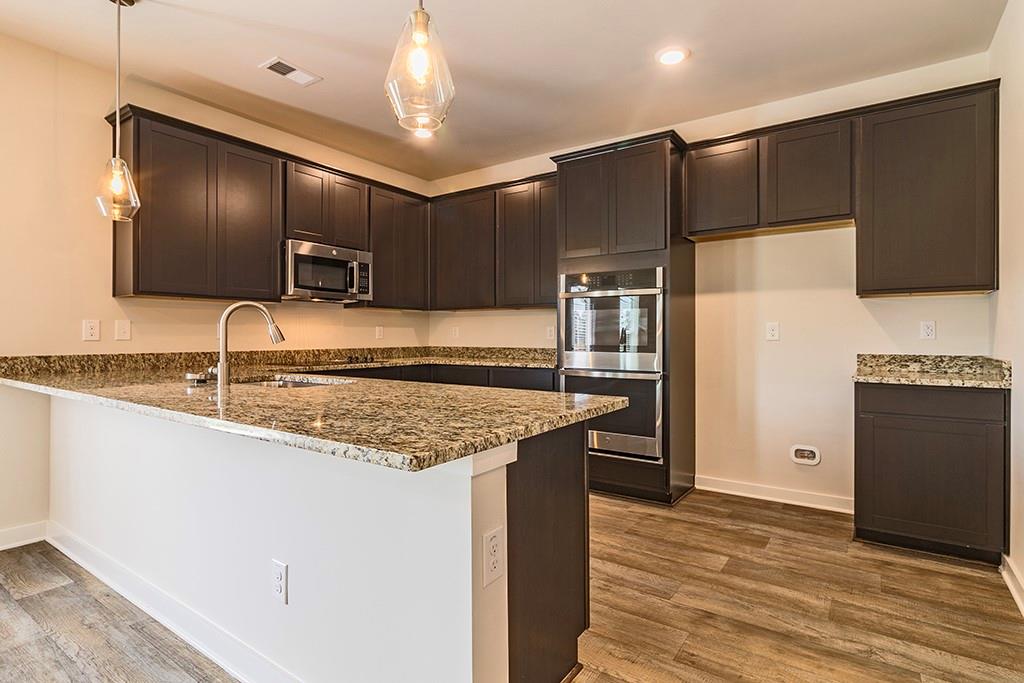 1598 Sungrown Way