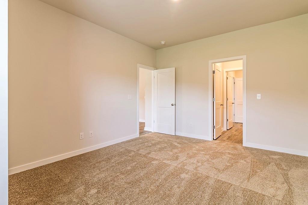 1598 Sungrown Way