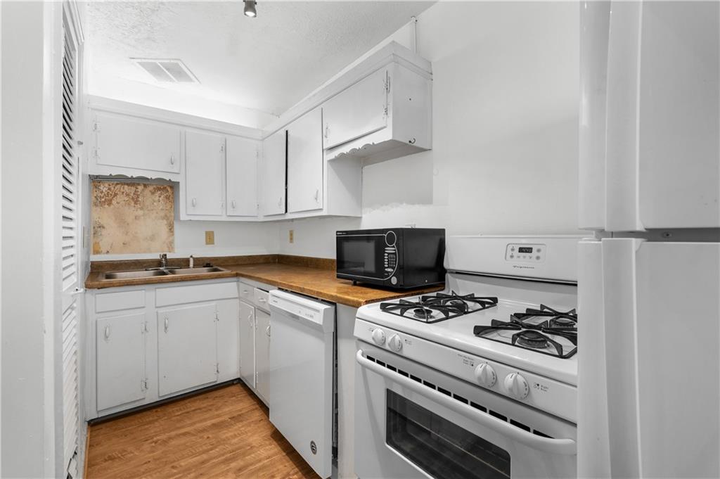 11 Peachtree Hills Avenue NE Unit A2