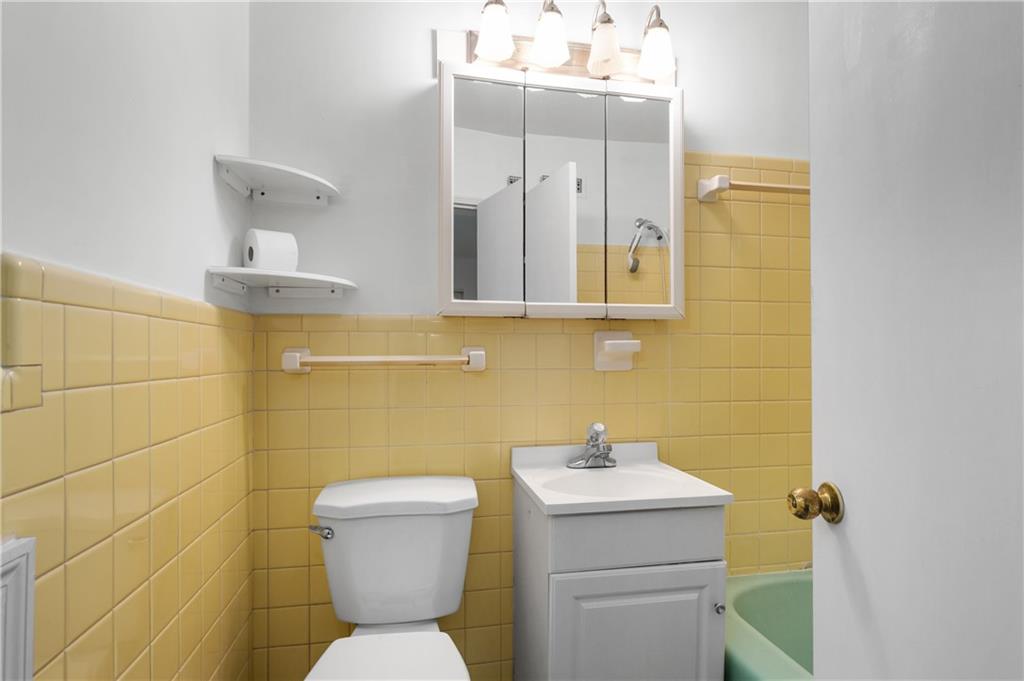 11 Peachtree Hills Avenue NE Unit A2