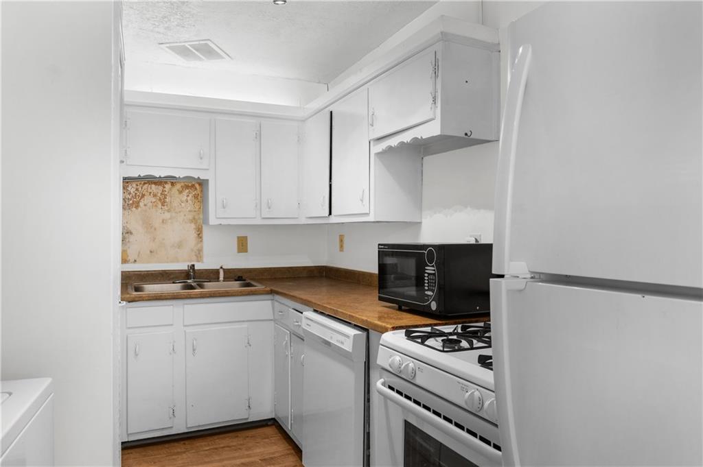11 Peachtree Hills Avenue NE Unit A2